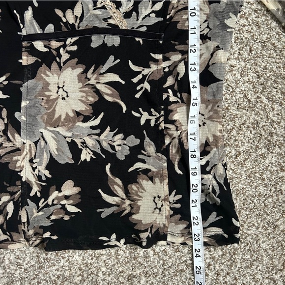 🦋 Axcess by Liz Claiborne Black Cream Floral Sheer V-Neck Blouse Y2K Medium - Picture 7 of 7
